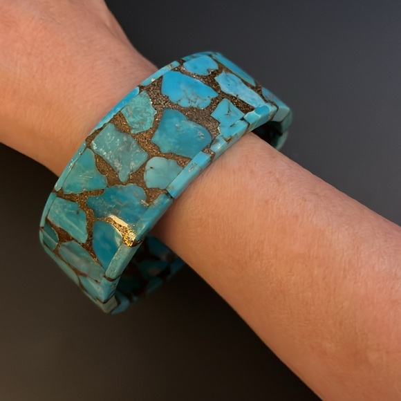 Composite turquoise chip bangle infused with golden metal chips - Picture 2 of 8